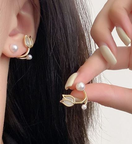 Shein Tulip-Shaped Earrings /