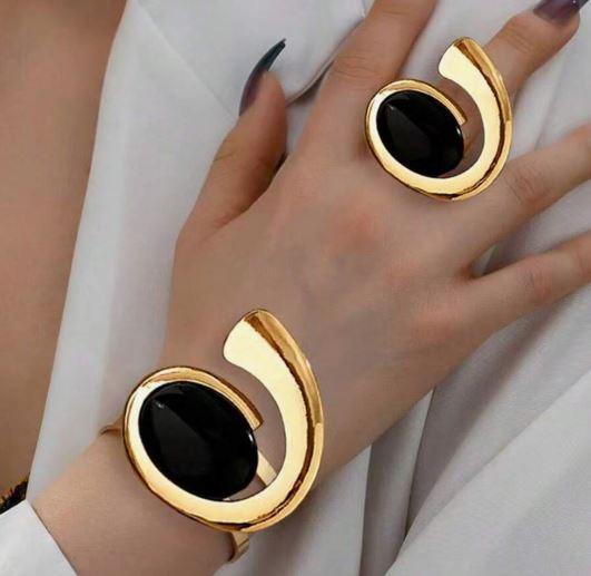 Shein Exaggerated Comma Geometric Open Bangle And Ring Set +