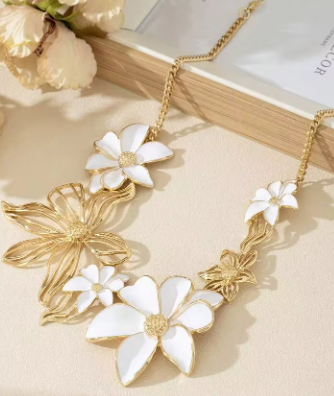 Shein 1pc Metal Hollow Flower Oil Drop Necklace >