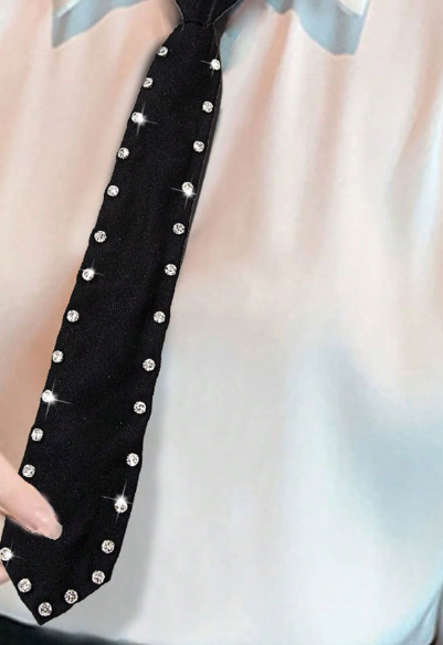 Shein 1pc Women's Black Rhinestone Tie >