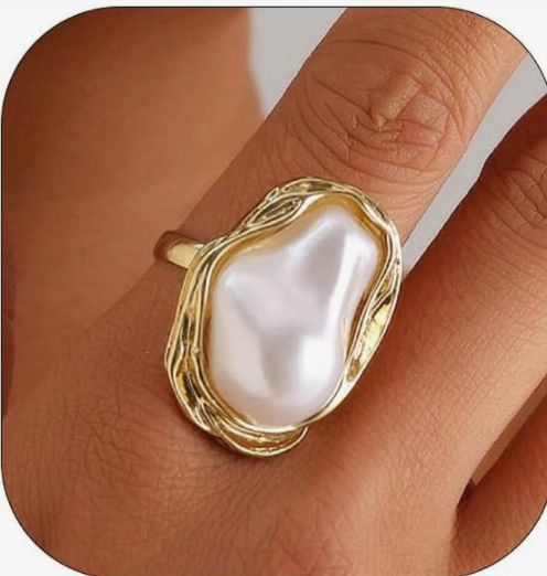 Shein Vintage White Big Faux Pearl Finger Ring +