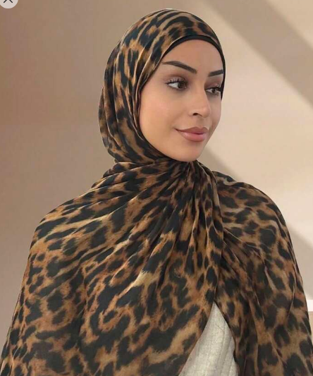 Shein 1pc Women Hijab Leopard Print Headscarf +