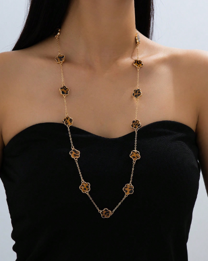 SHEIN Vintage calssic leopard printed & clover pendant necklace sweater chain>