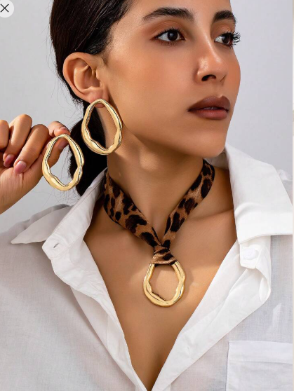 Shein 3pcs Set: Sexy Leopard Fabric Strap, Metal Geometric Pendant, And Stud Earrings