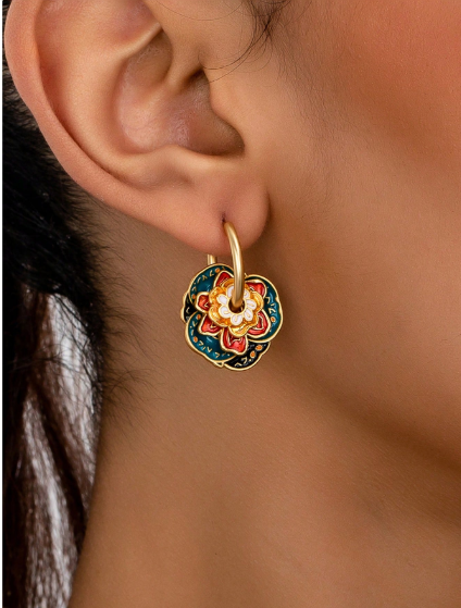 Shein Four-Leaf Clover & Five-Leaf Clover Drip Glaze Geometric Hoop Earrings>