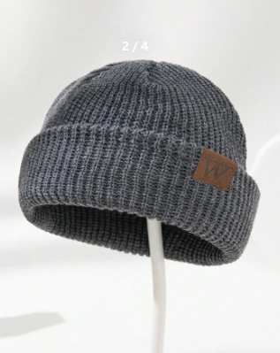 Shein 1pc Men's Solid Color  Leather Label W-Shaped Knit Hat Halloween Beanie Fall -.
