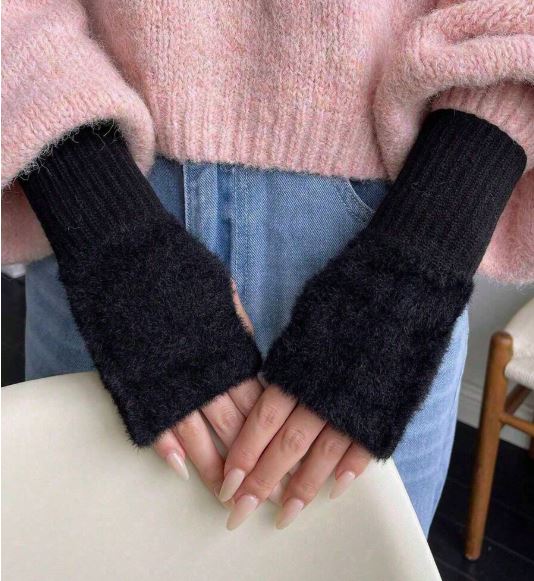 Shein 1pc Unisex Style Fashionable Fingerless Fluffy Knit Gloves /