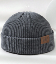 Shein 1pc Men's Solid Color  Leather Label W-Shaped Knit Hat Halloween Beanie Fall -.