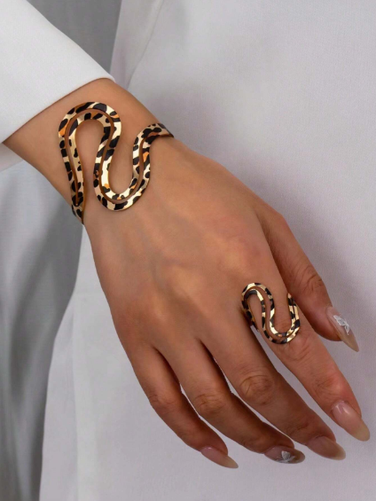 Shein 1pc Twisted Metal Bracelet + 1pc Ring Set