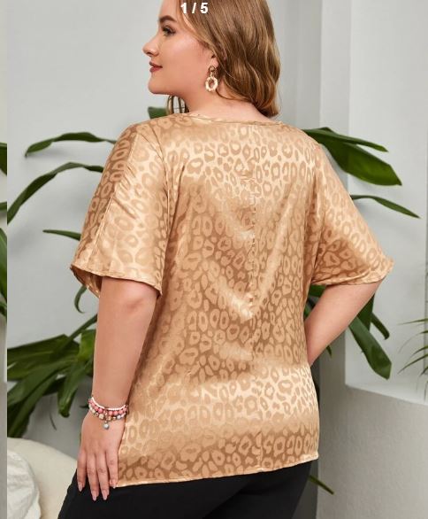 Shein Plus Leopard Print V Neck Top, M -.