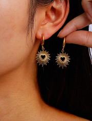 Shein Hollow Out Heart Detail Sun Drop Earrings>