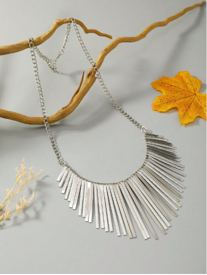 Shein Women's Fashionable Long Floral Metallic Tassel Punk Necklace