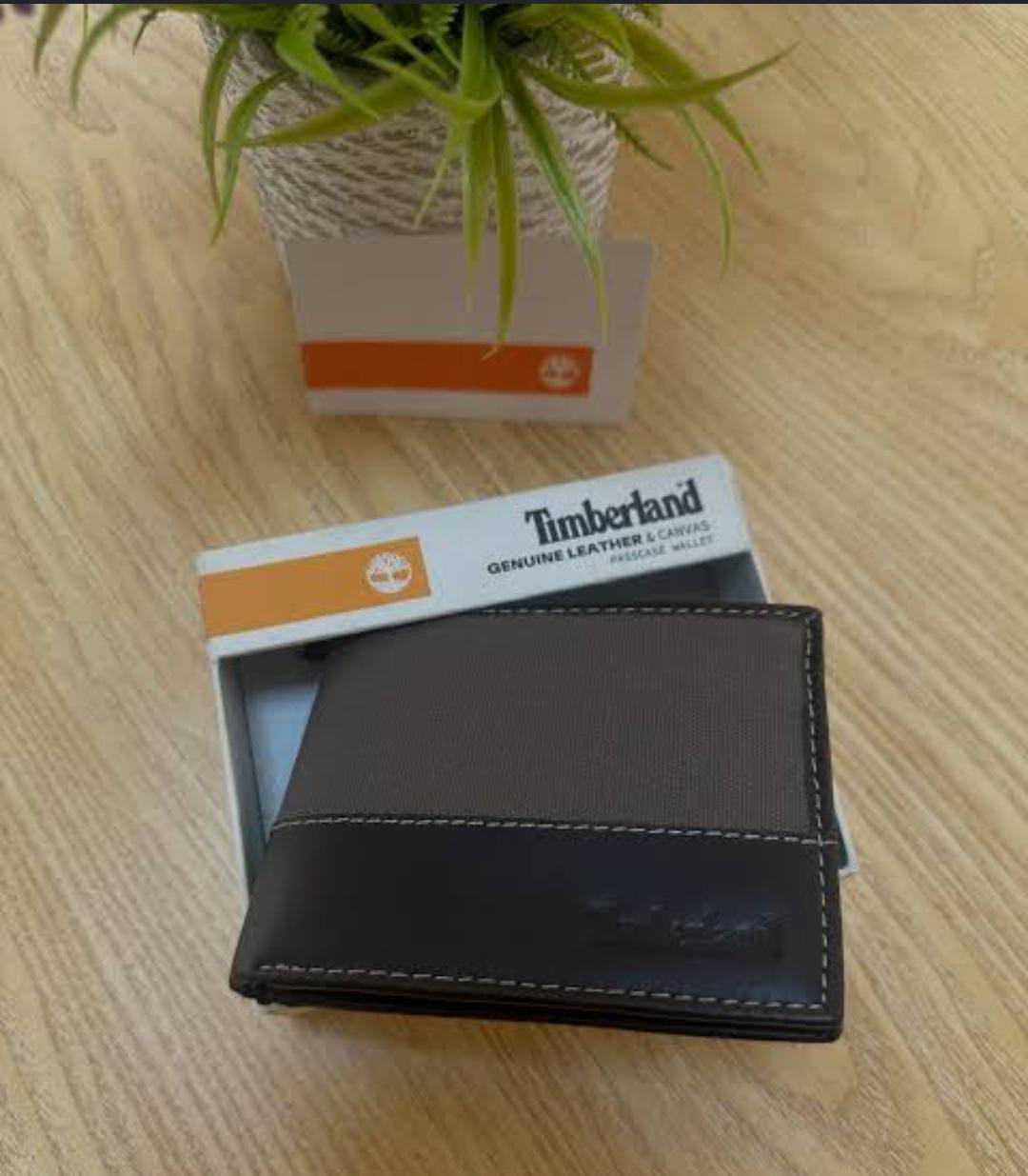 Timberland Men's Baseline Leather Canvas Wallet with Attached Flip Pocket