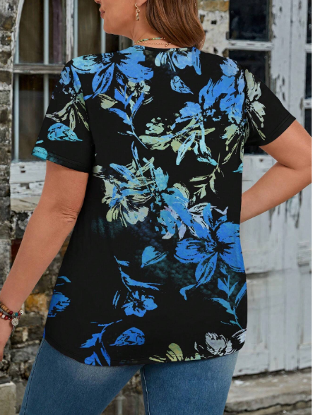 Shein Women's Plus Size Vintage Casual Floral Patterned T-Shirt, 0XL -.