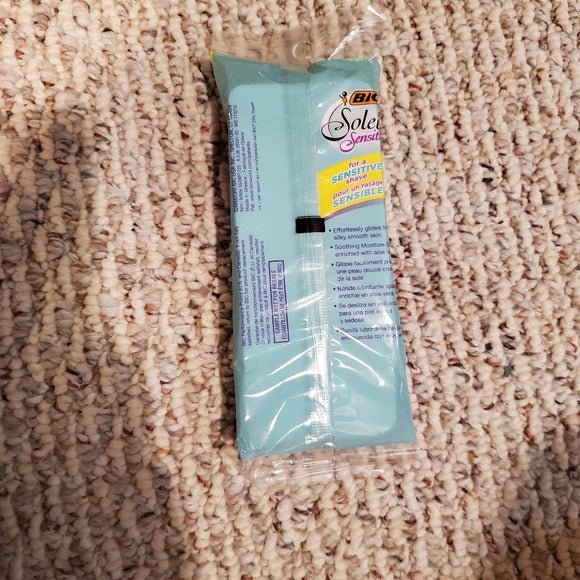 Bic Soleil Sensitive Comfort Shield Shaving Razor, 3 blades - Hatolna Shop
